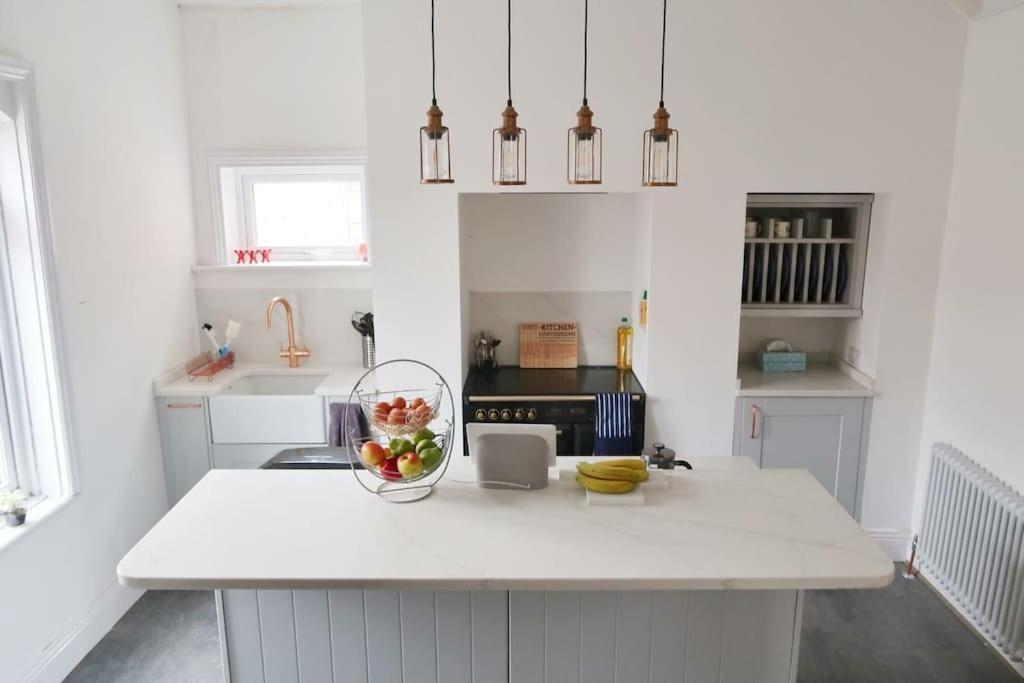 스카버러 Castle Manor, 4 Bed Seaside Retreat 아파트 외부 사진